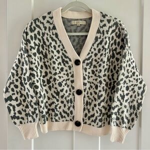 LOFT cropped leopard‎ print v-neck cardigan size xs, 100% cotton